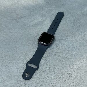 Black Apple Watch SE 40mm with band
Open to negotiations